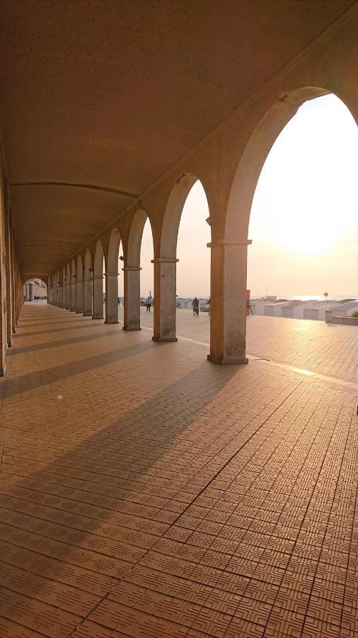 Ferienwohnung Studio Direct Aan Het Hoofdstrand Van Oostende - Naast Casino Exterior foto
